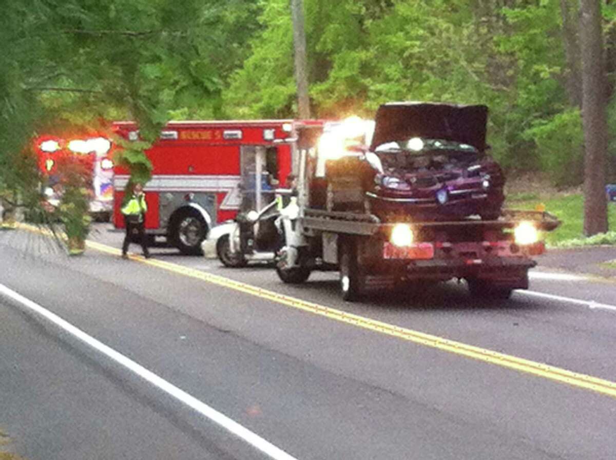 Crash closed lane of Rte. 123 in New Canaan