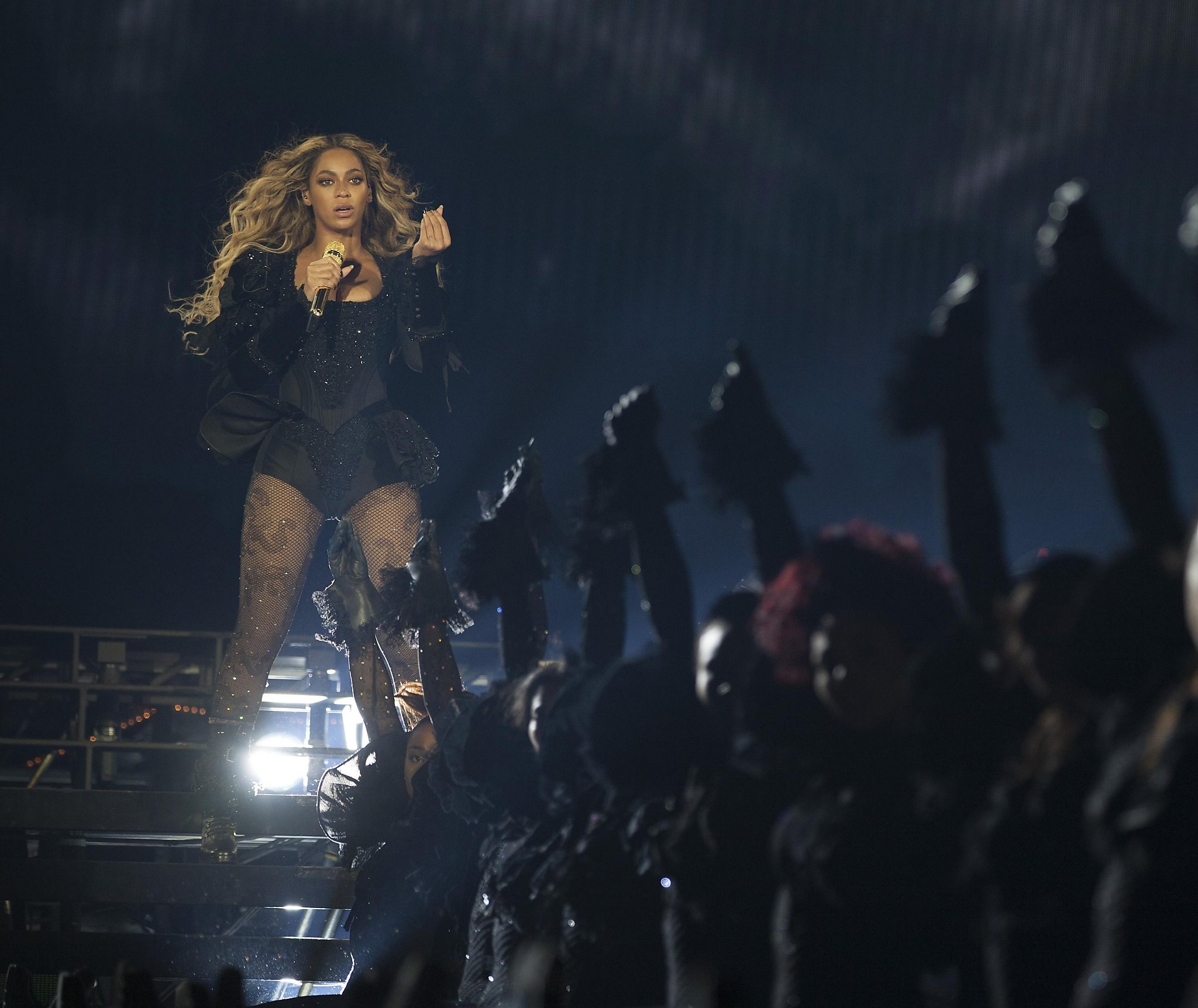 Scorned Beyoncé brings urgency, anger to Levi’s Stadium