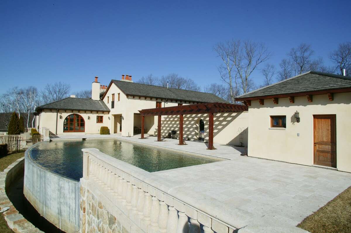 Local contractor gets ahead of natural pool trend