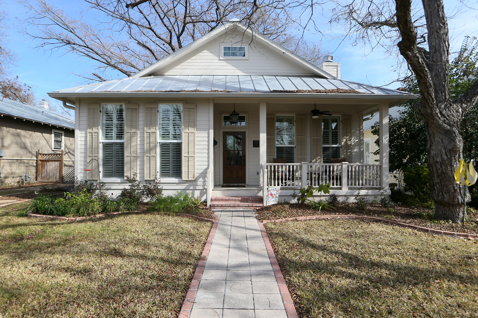 Couple's brandnew New Braunfels home has Craftsman character