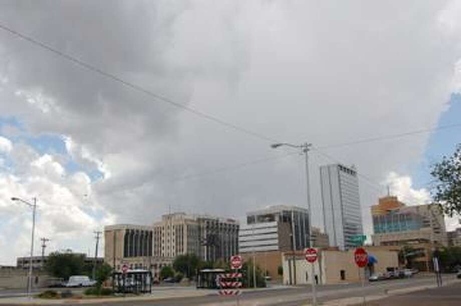 3 P.M. WEATHER Rain approaches MidlandOdessa; area under Tornado
