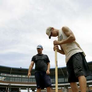 Bob's Blog - Live from Lewisville: Kinsler Ends 2008 in Pain