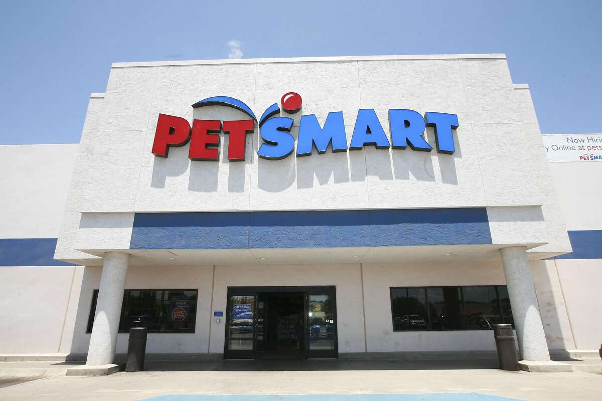 As Black Friday looms in Connecticut, a ray of hope for brickandmortar?