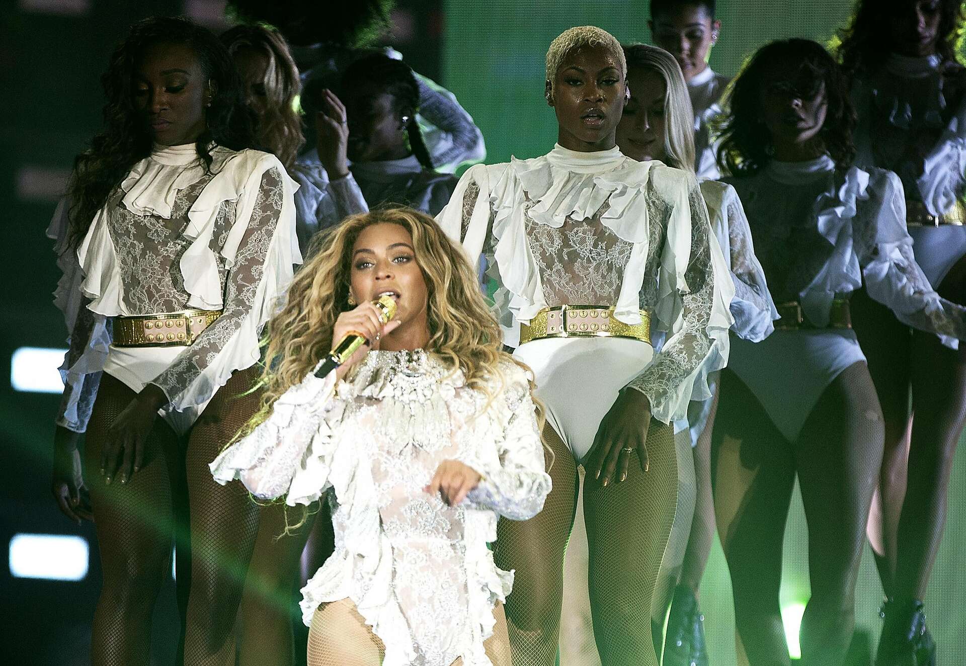 Scorned Beyoncé brings urgency, anger to Levi’s Stadium