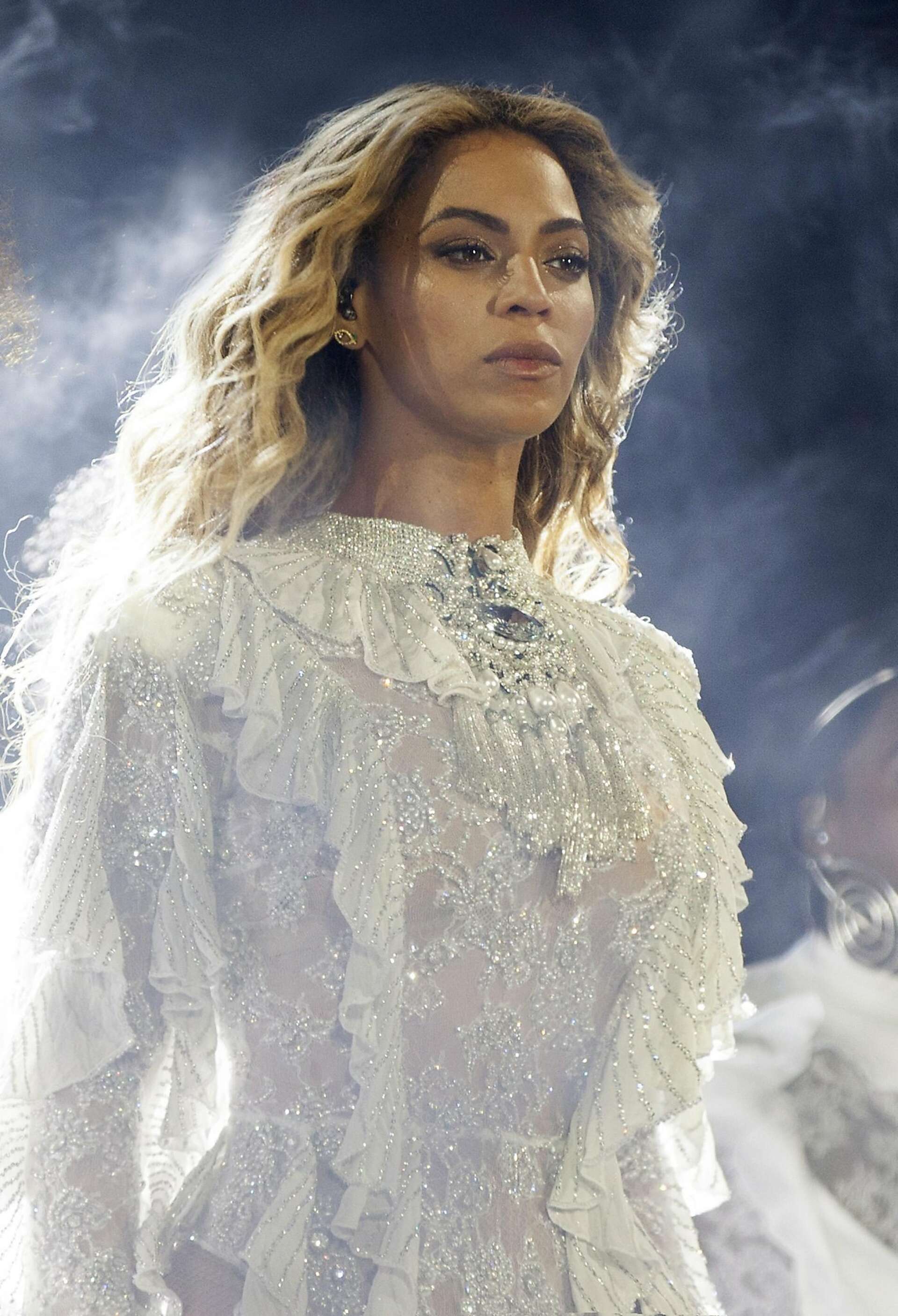 Scorned Beyoncé brings urgency, anger to Levi’s Stadium