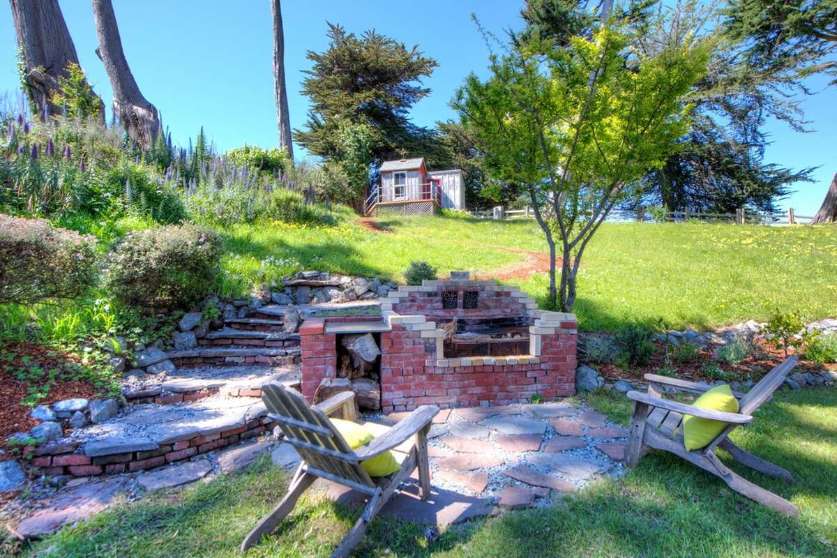 Delightful, sunny Bolinas farmhouse sells in an instant