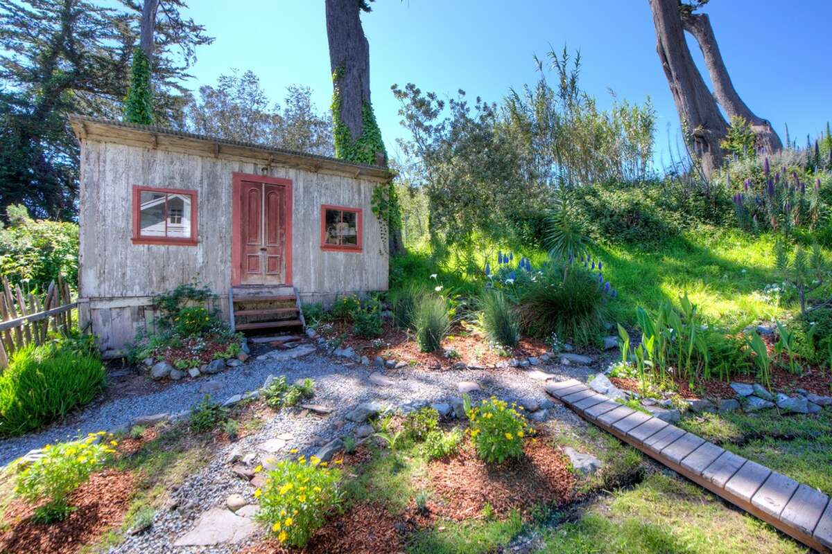 Delightful, sunny Bolinas farmhouse sells in an instant