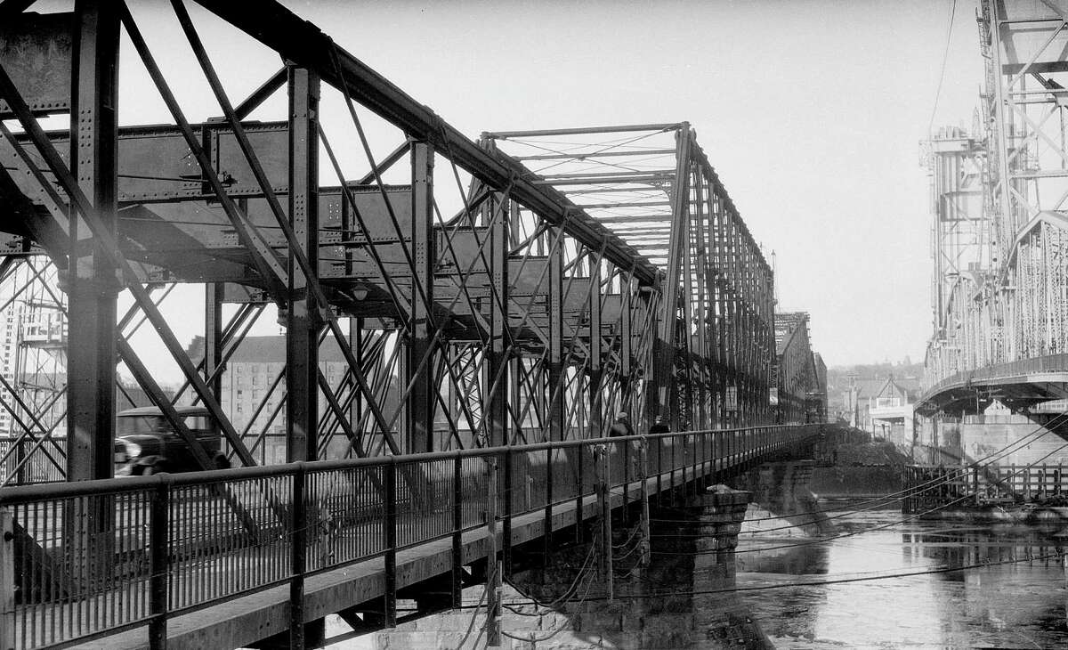 Historical photos: Dunn Memorial Bridge