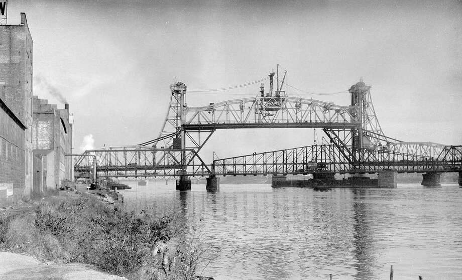 Historic photos: Dunn Memorial Bridge - Times Union