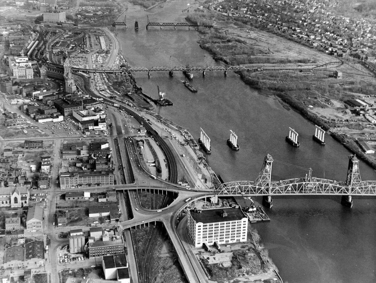 Historical photos: Dunn Memorial Bridge