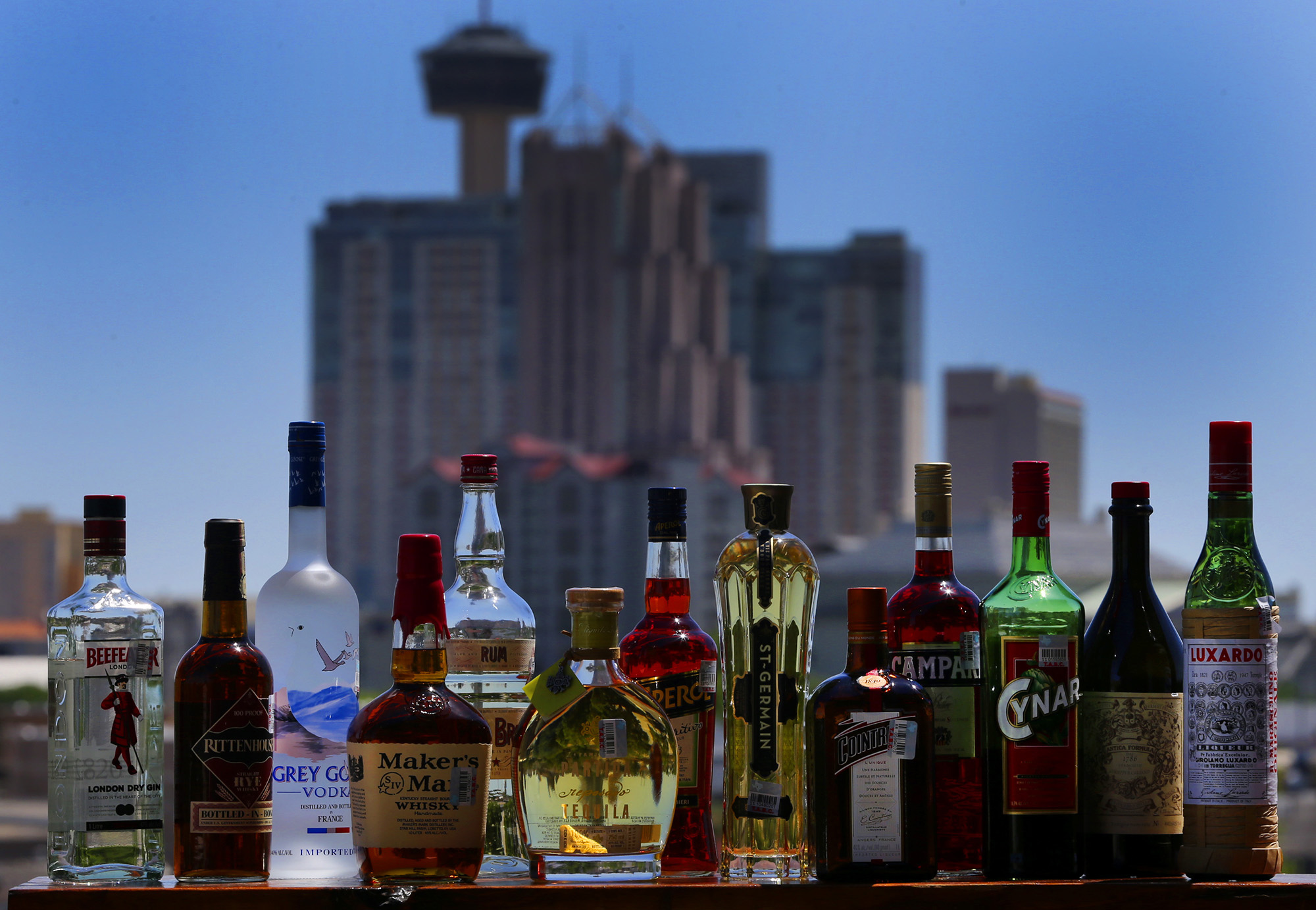 The ultimate guide to setting up your home bar