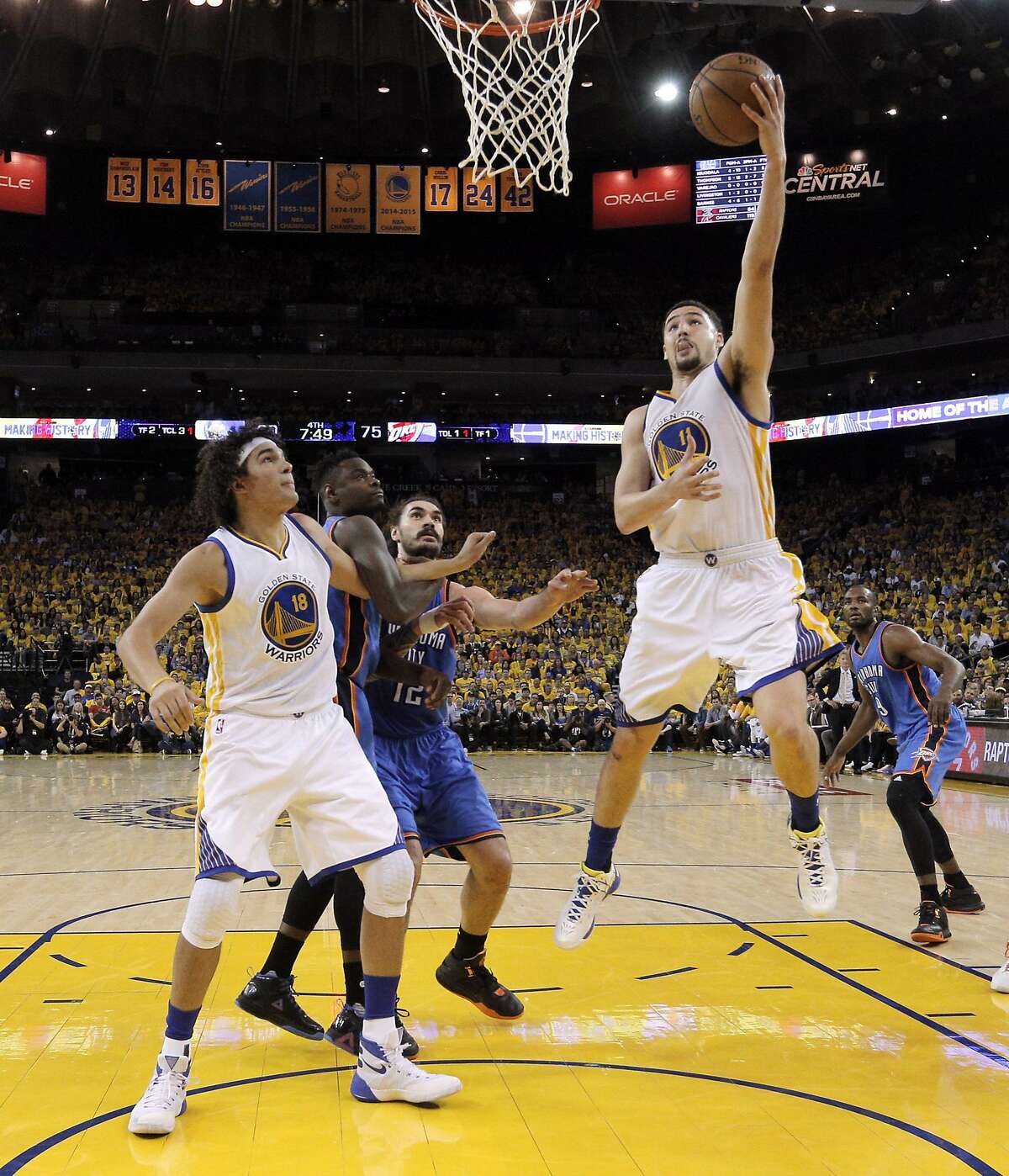 Steph Curry dives into the stands at Oracle, rest of the world asks why ...