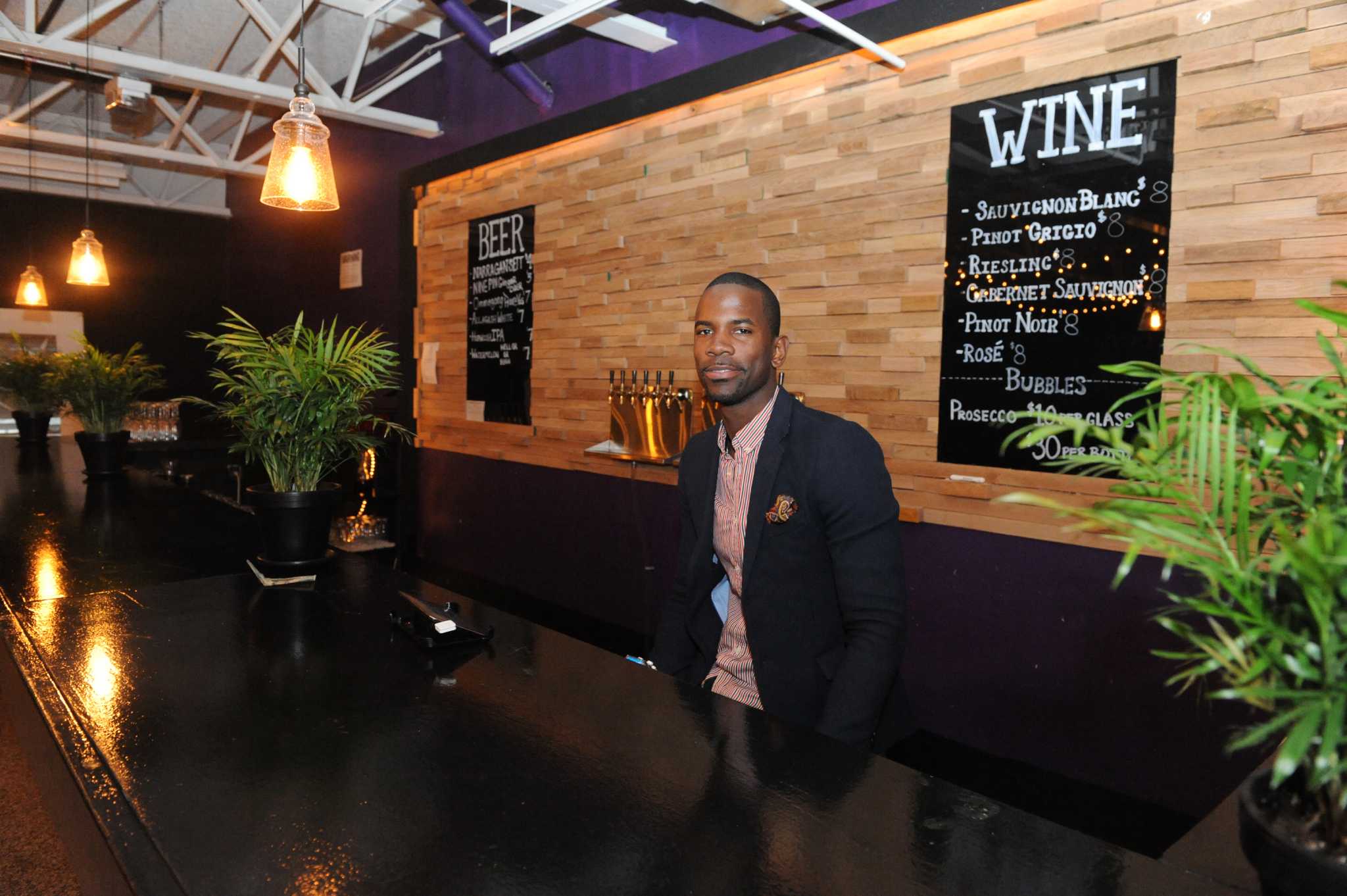 Restaurant Review Troy Kitchen Elevates Food Court
