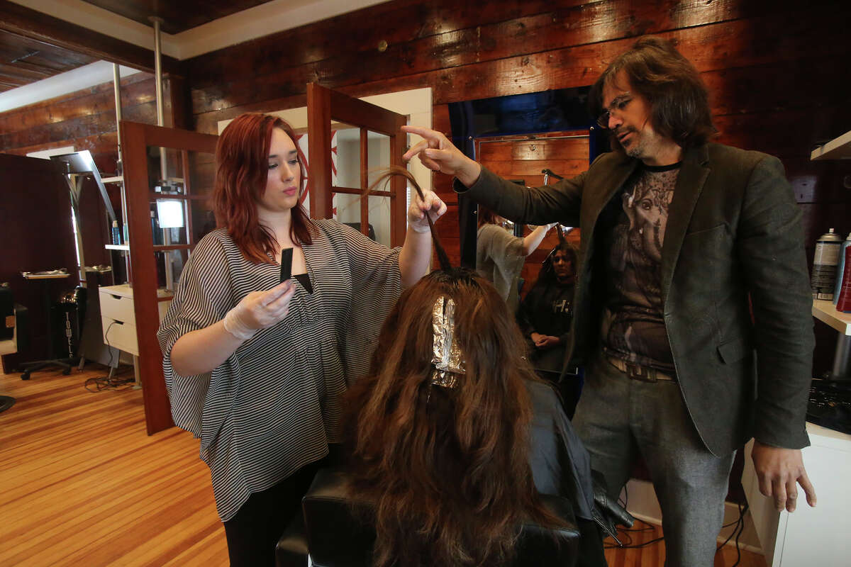 City Council on Thursday defied the recommendation of the city Zoning Commission by voting to allow local hairstylist Andrew Guerra to operate his salon on a residentially zoned property in Mahncke Park.
