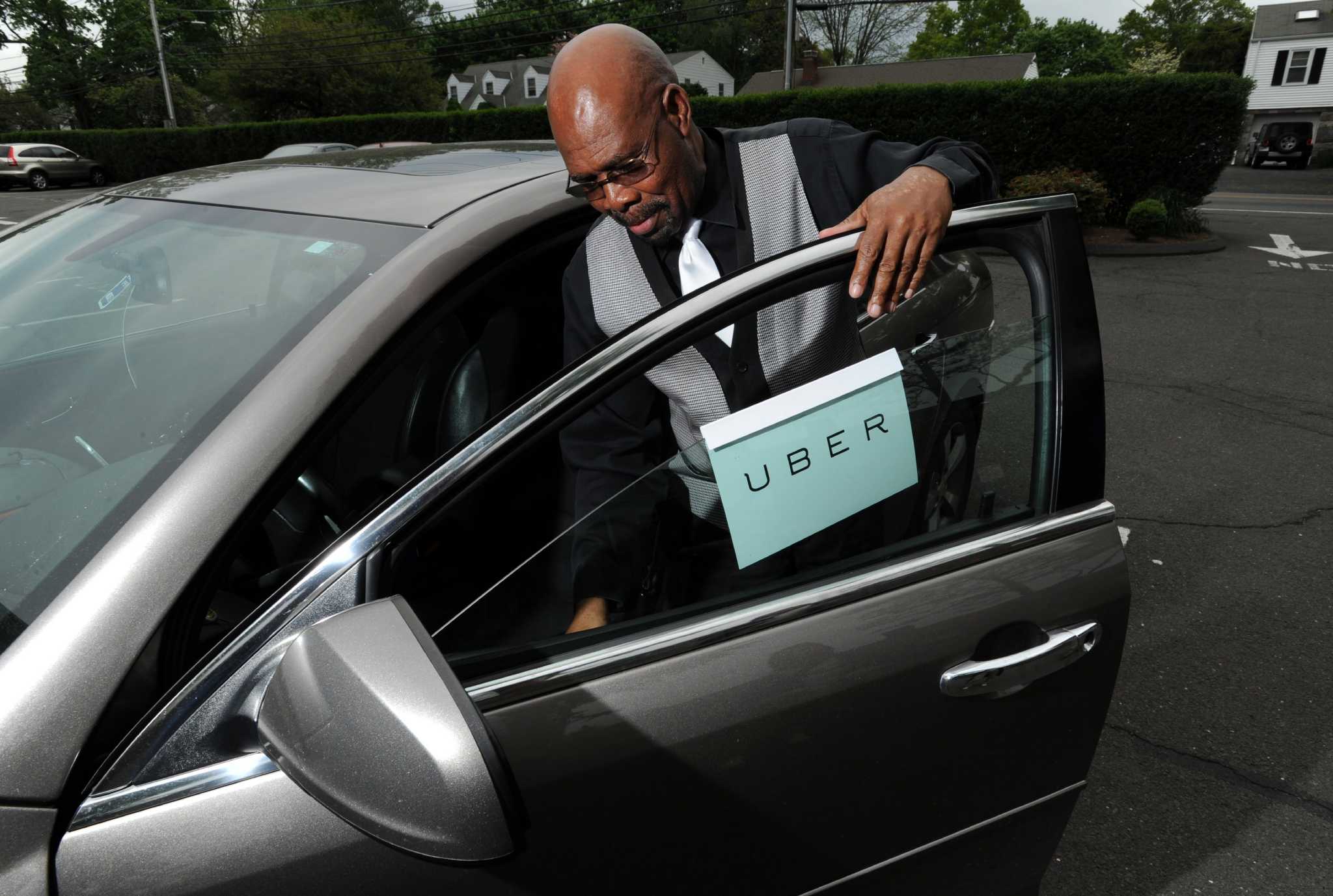 Deaf Uber driver builds strong reputation