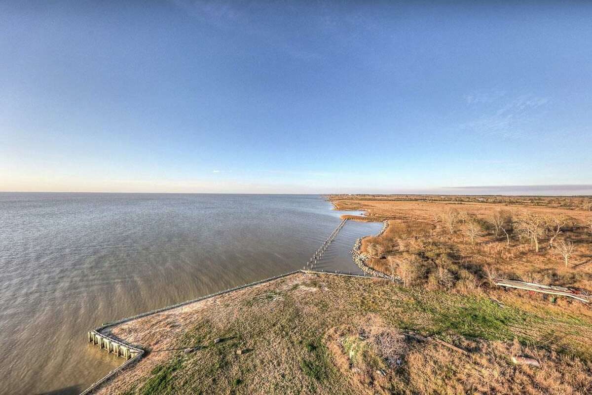 'Hurricane proof' lighthouse and home hit the market in Anahuac,Texas