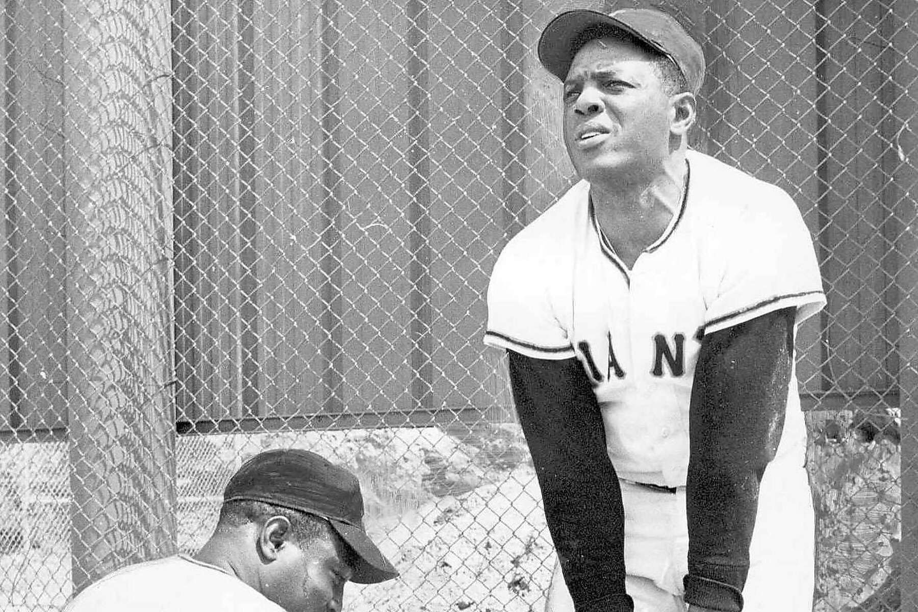 1955 Topps Roberto Clemente Rookie Card Sells for $478,000