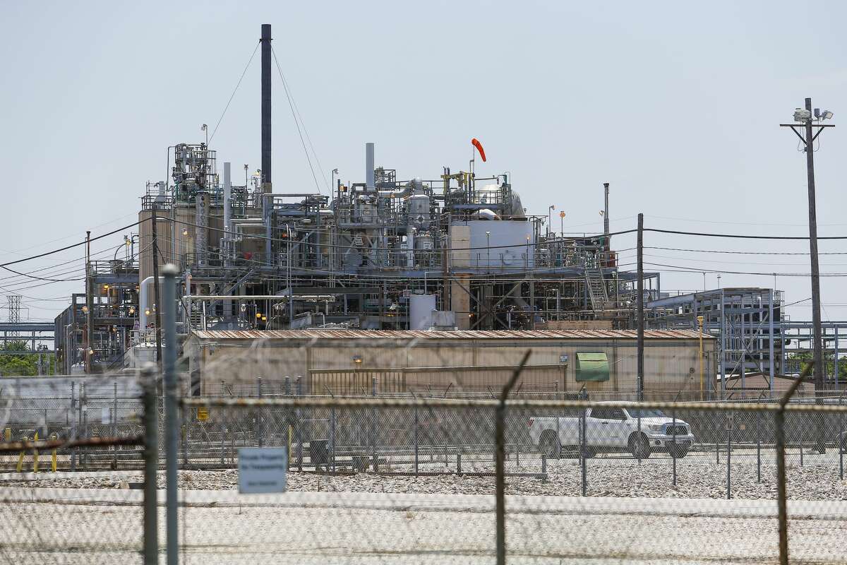Analysis shows Houston facilities with the most dangerous chemicals