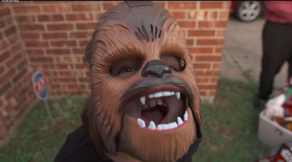 Texas mom who went viral for Chewbacca mask receives free toys from