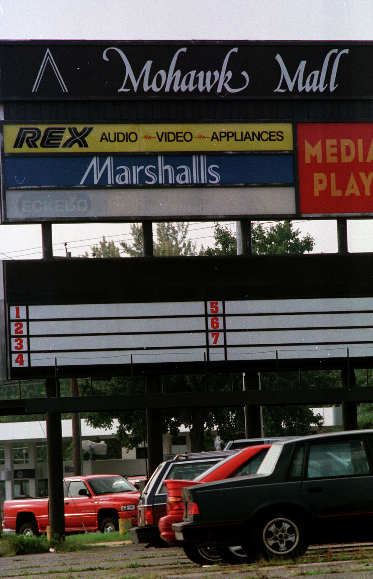 Glens Falls man's website dedicated to dead, dying malls