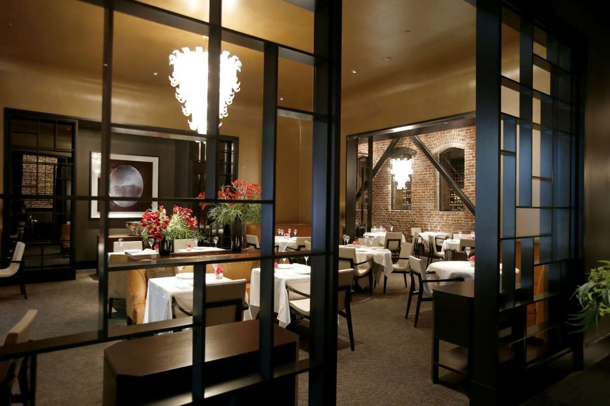 旧金山昆斯的内部。点击查看旧金山最受欢迎餐厅的搞笑一星评价。