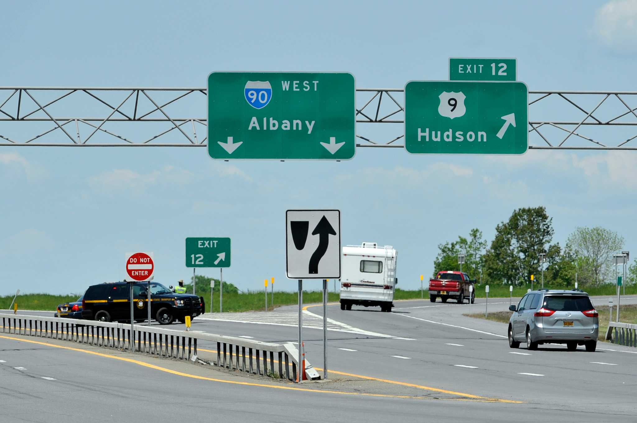 I 90 Lanes Reopen After Structure Falls From Truck   RawImage 