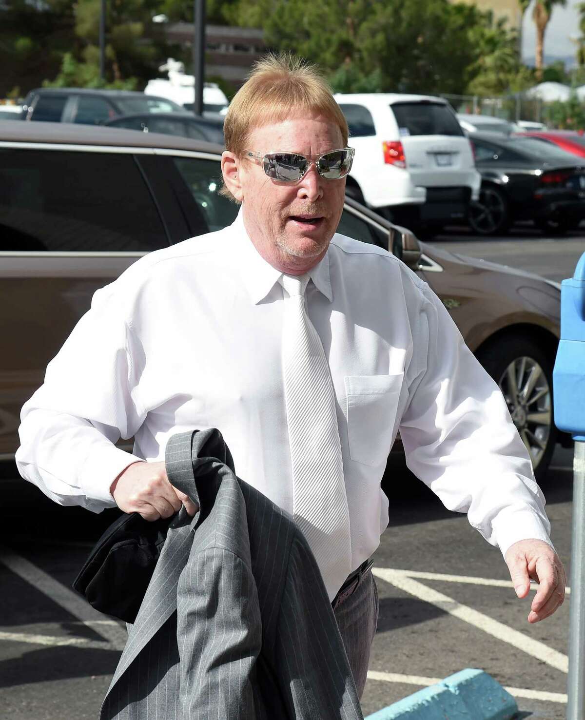 Mark Davis appears to be giving up hope of keeping Raiders in Oakland