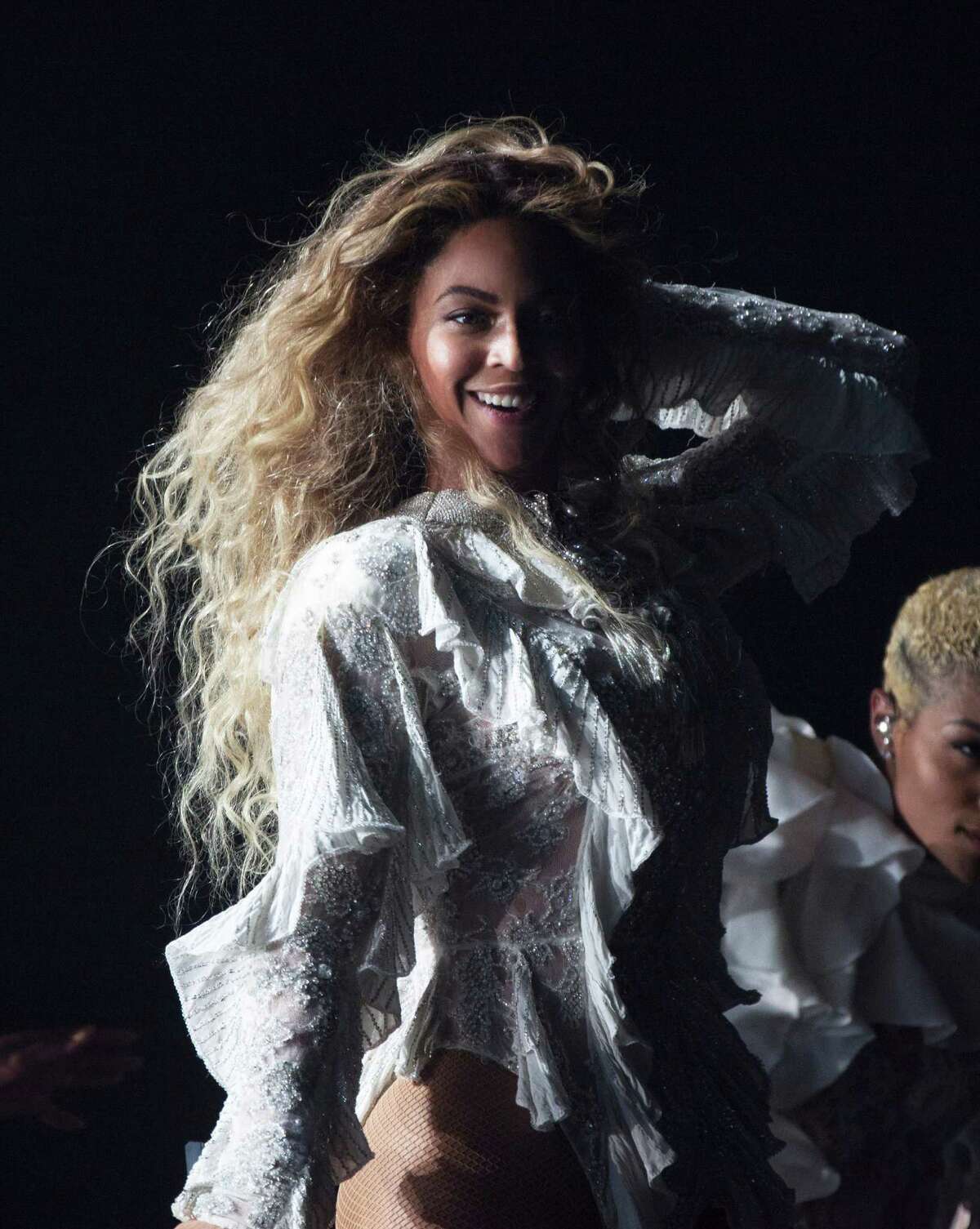 ﻿Beyoncé﻿ has earned praise from female country artists for her emphasis on the feminine perspecitve in her pop songs.