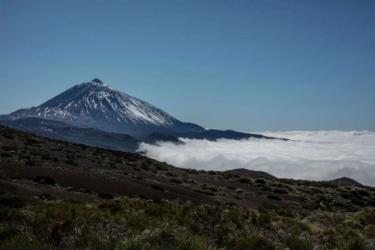 -- PHOTO MOVED IN ADVANCE AND NOT FOR USE - ONLINE OR IN PRINT - BEFORE MAY 08, 2016. -- Mount Teide on Tenerife, in SpainÂ?’s Canary Islands, April 3, 2016. Teide is a Unesco World Heritage site and also a designated Starlight Reserve, an asset that increasingly draws astronomy-minded visitors up from the busy tourist port of Santa Cruz de Tenerife. (Tony Cenicola/The New York Times)