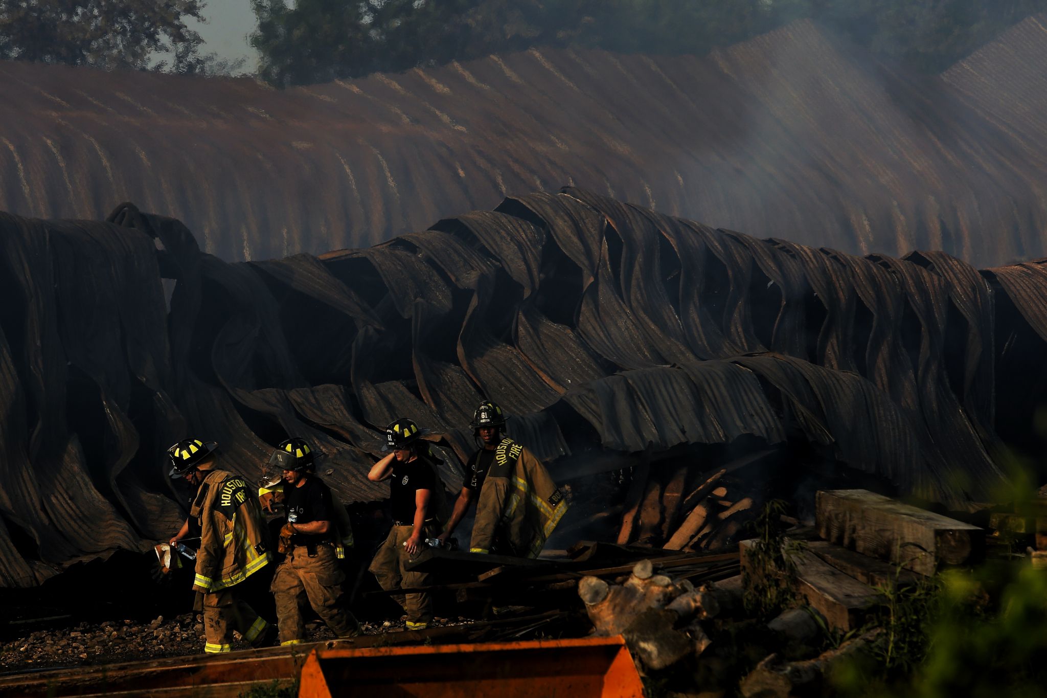 Massive fire burns Pearland lumber yard