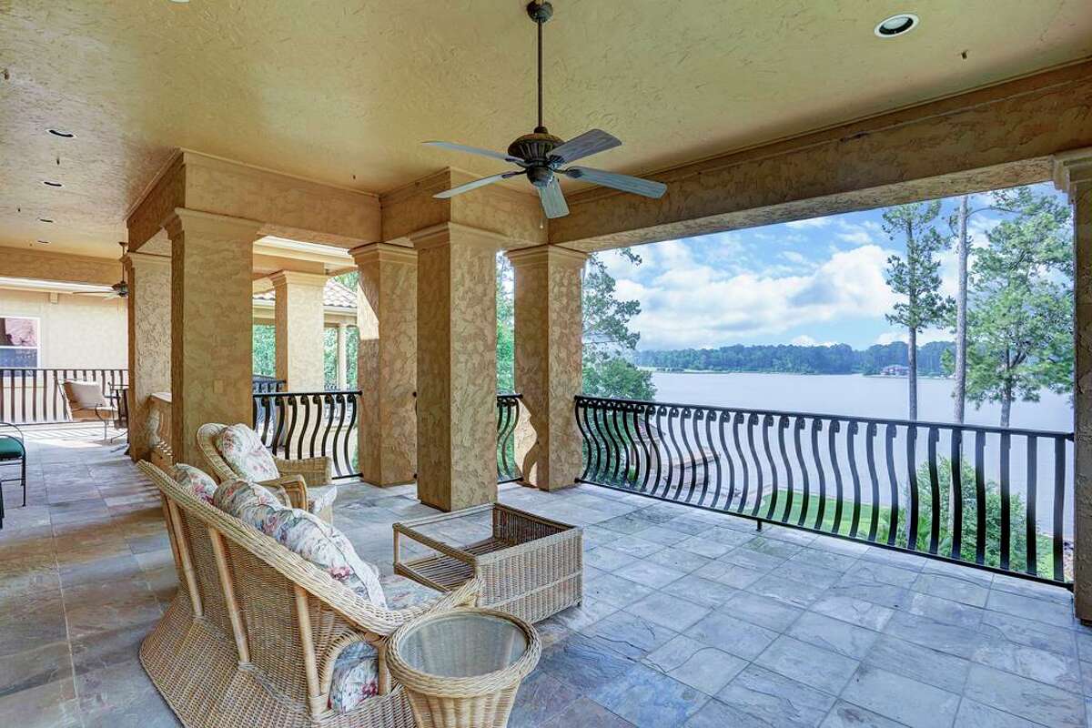 Tour lakefront Houstonarea homes for sale now