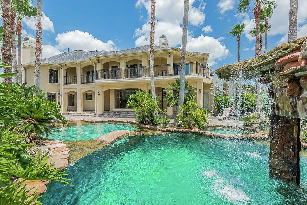 Tour lakefront Houstonarea homes for sale now