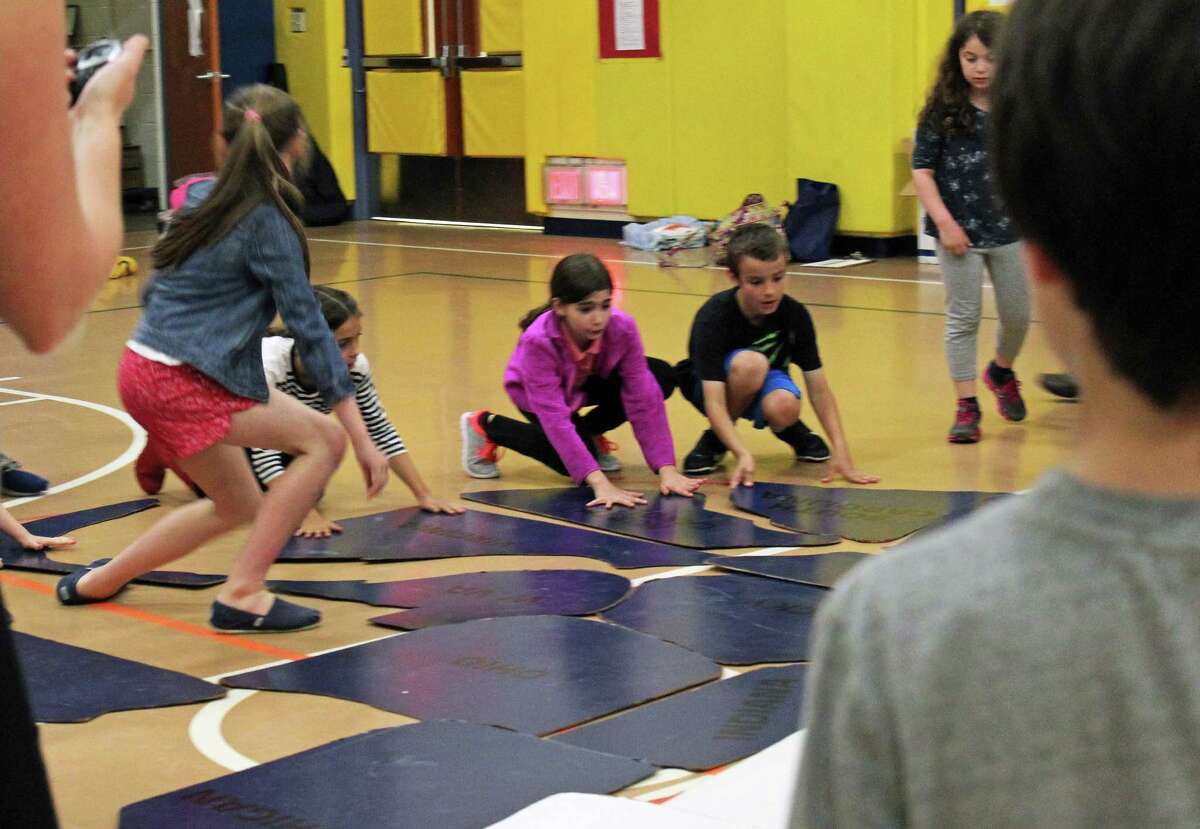 Stratfield’s ‘Parade of States’ maps return to Memorial march