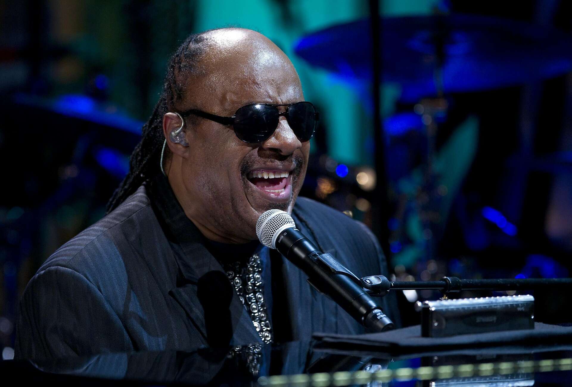 Stevie Wonder opens BottleRock festival with bizarre headlining set