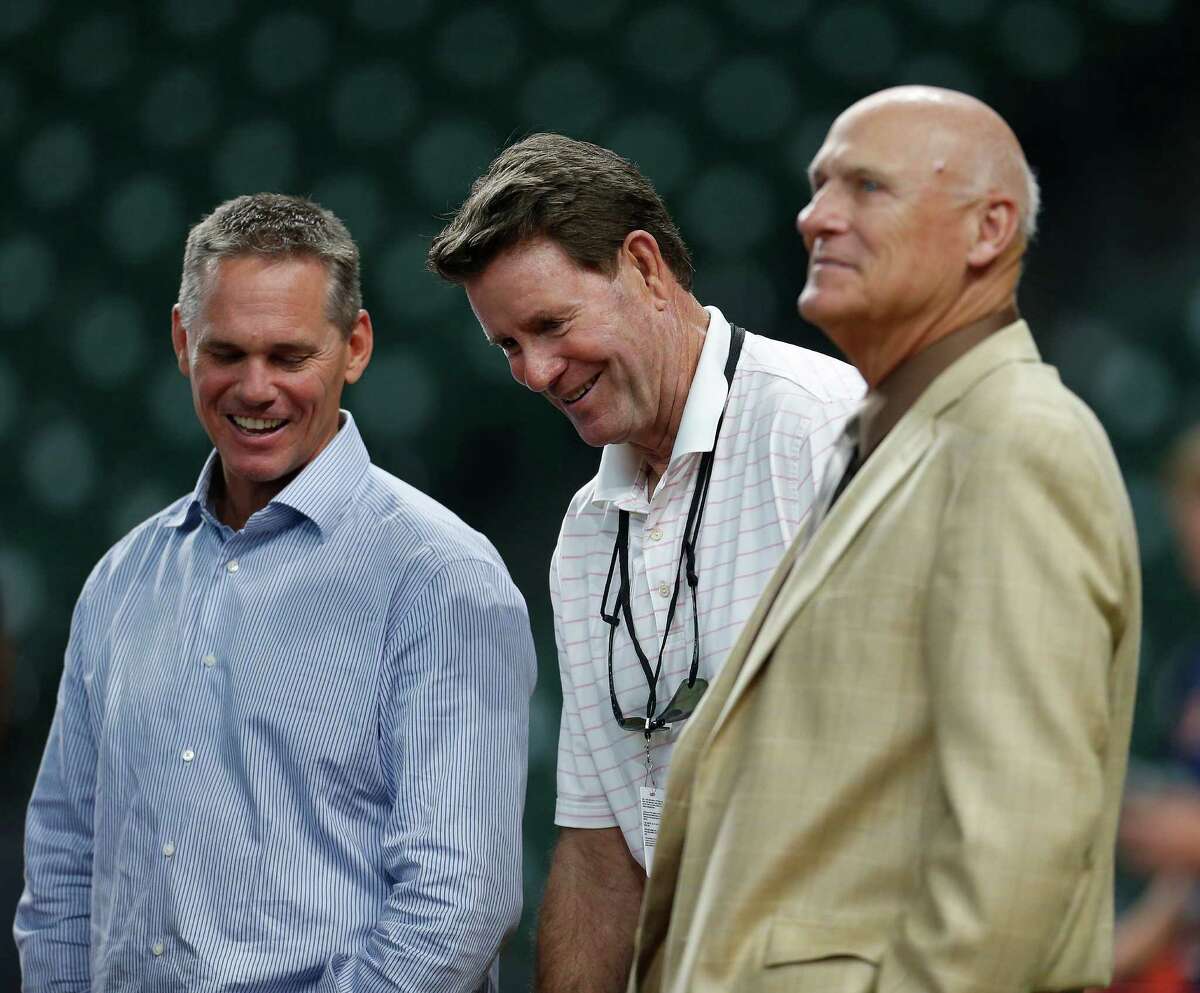 Art Howe, right, chats with Craig Biggio and Jim Palmer at Minute Maid in 2016. Howe was recently hospitalized for COVID-19.