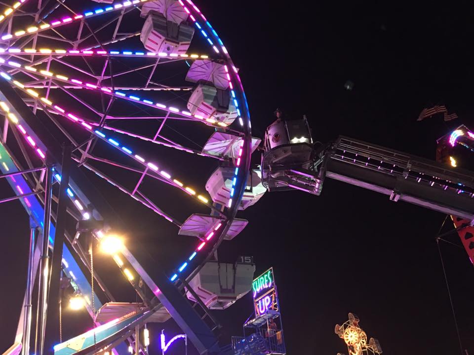 Firefighters rescue kids stuck on carnival ride