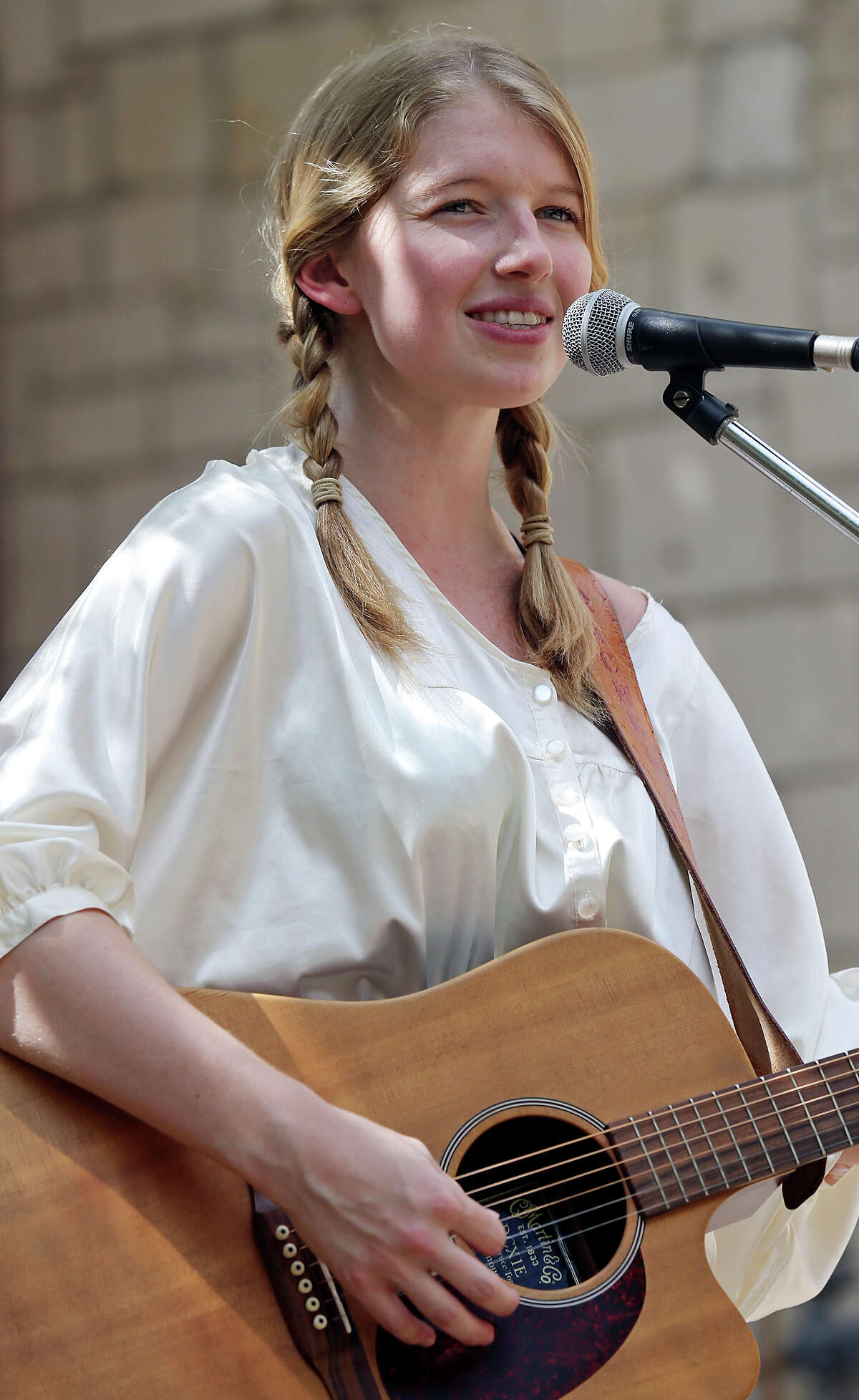 Rachel Laven grows up with new album ‘Love & Luccheses’