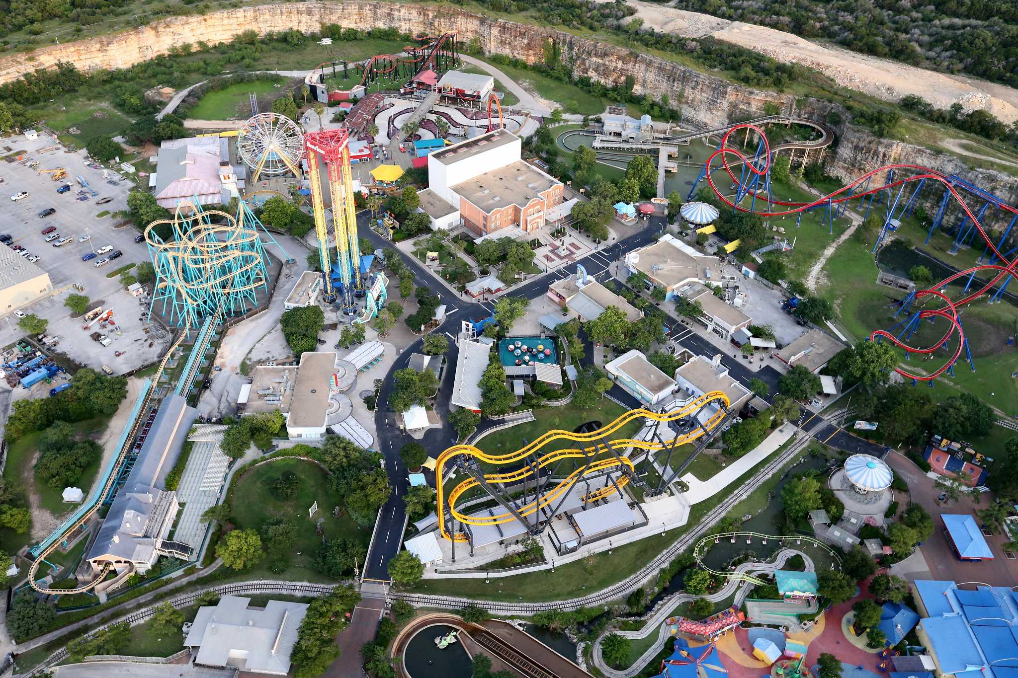 Six Flags Eyeing Overseas Expansion May Open Second Theme Park In 
