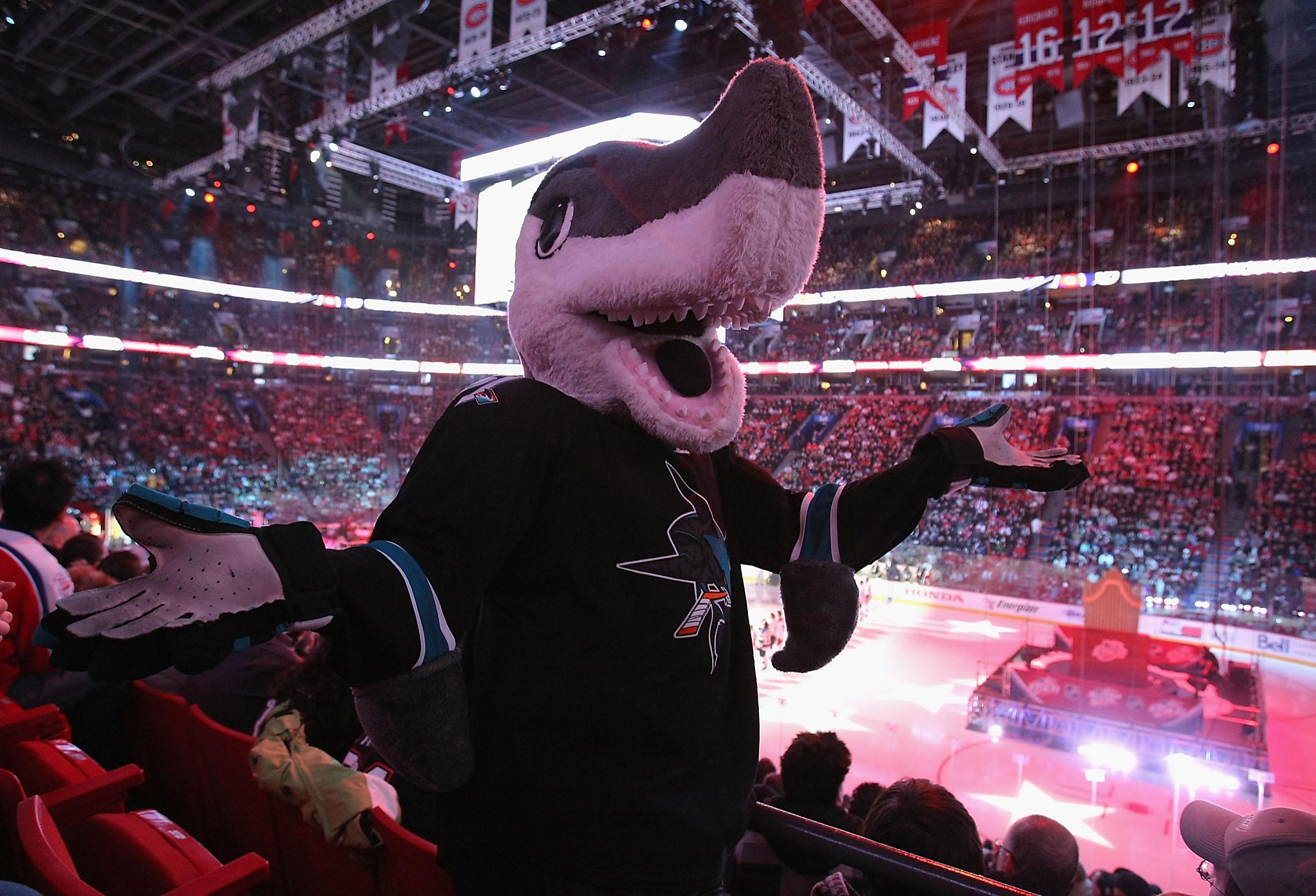 NHL 18 Mascot Cam on Ice  S.J. Sharkie (San Jose Sharks) 