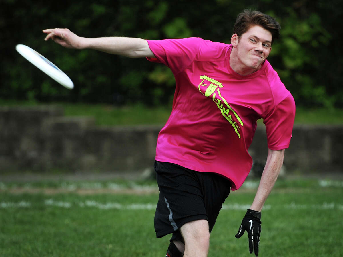 Ultimate frisbee fans toss it out as fun, safe alternative sport