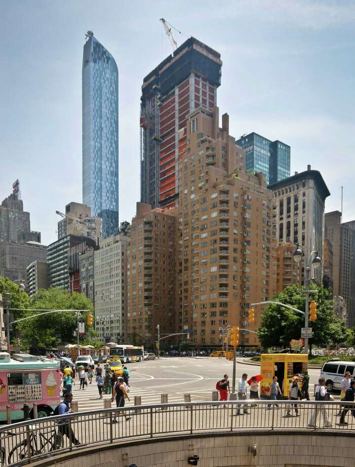 Houston Native Owns The Most Expensive Home Ever Sold In Nyc The Luxury 90 Floor Apartment Skyser Called One57 Left Rises Above All Other