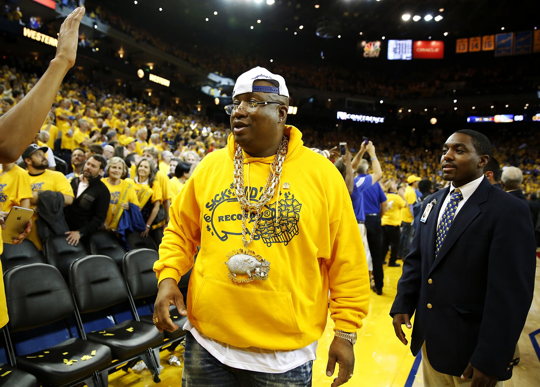 E-40 at the Warriors game  Stephen curry, Warriors game, Curry