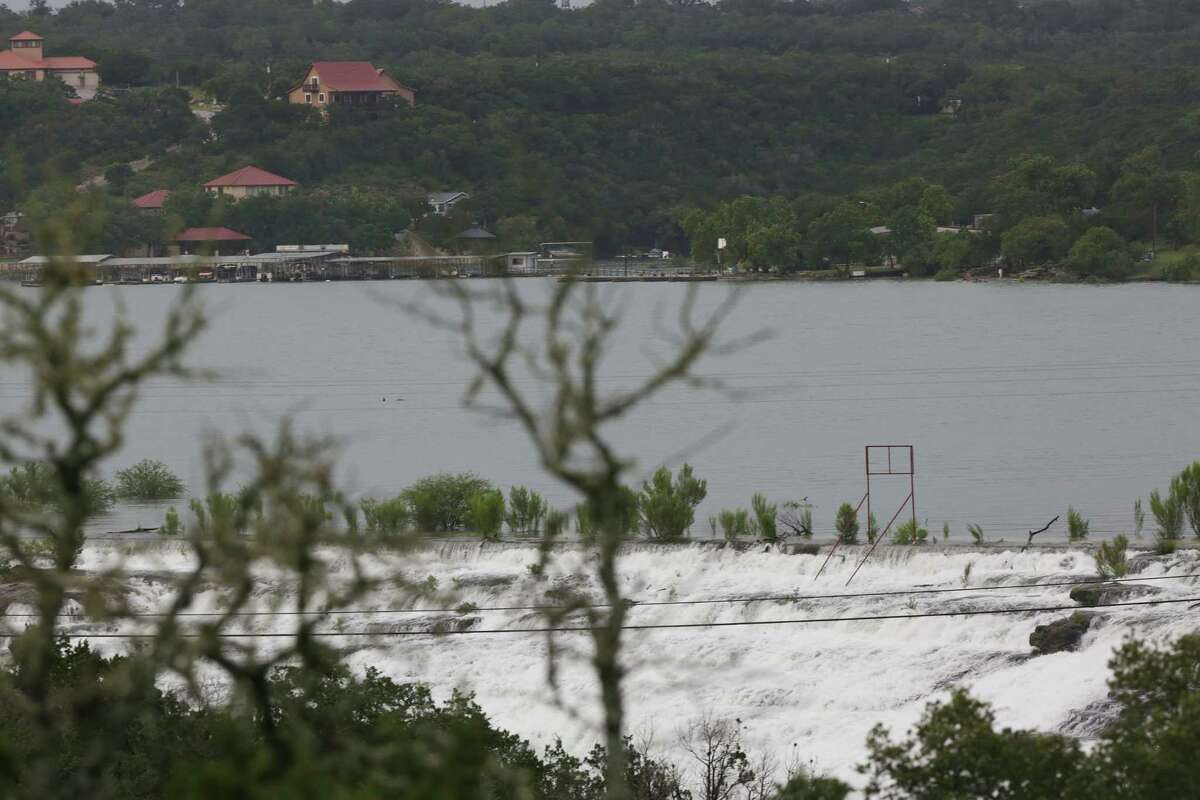 Drone footage shows completely full Medina Lake Texans have 'been ...