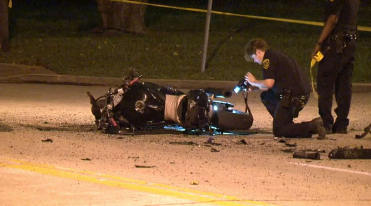 Motorcyclist dies in crash in west Houston