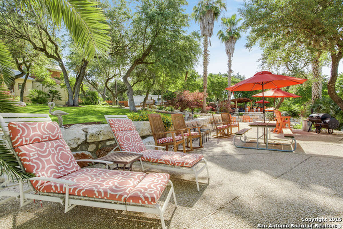 9 waterfront homes for sale at the completely full Medina Lake