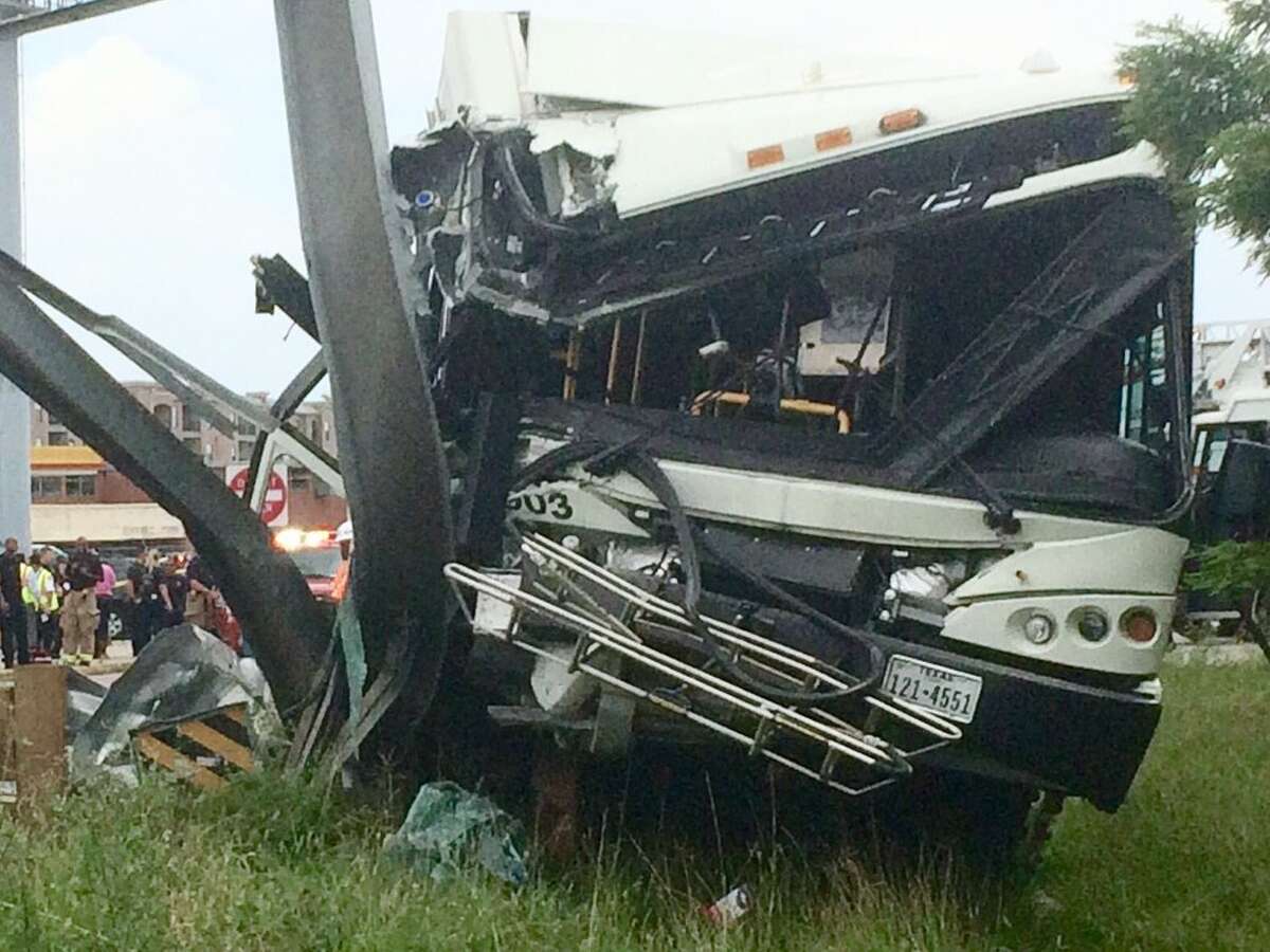 Metro bus crash injures dozens near downtown Houston
