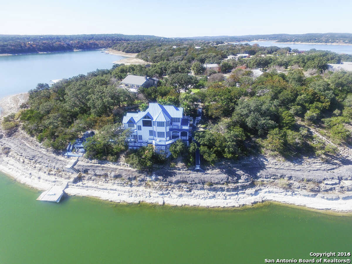 9 waterfront homes for sale at the completely full Medina Lake