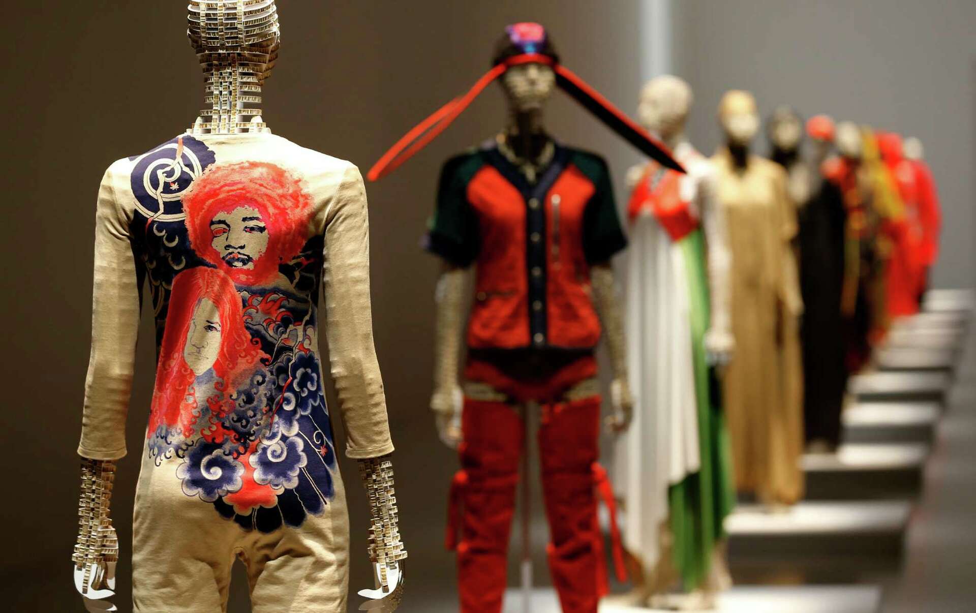 Tokyo museum exhibits Miyake's constant innovations