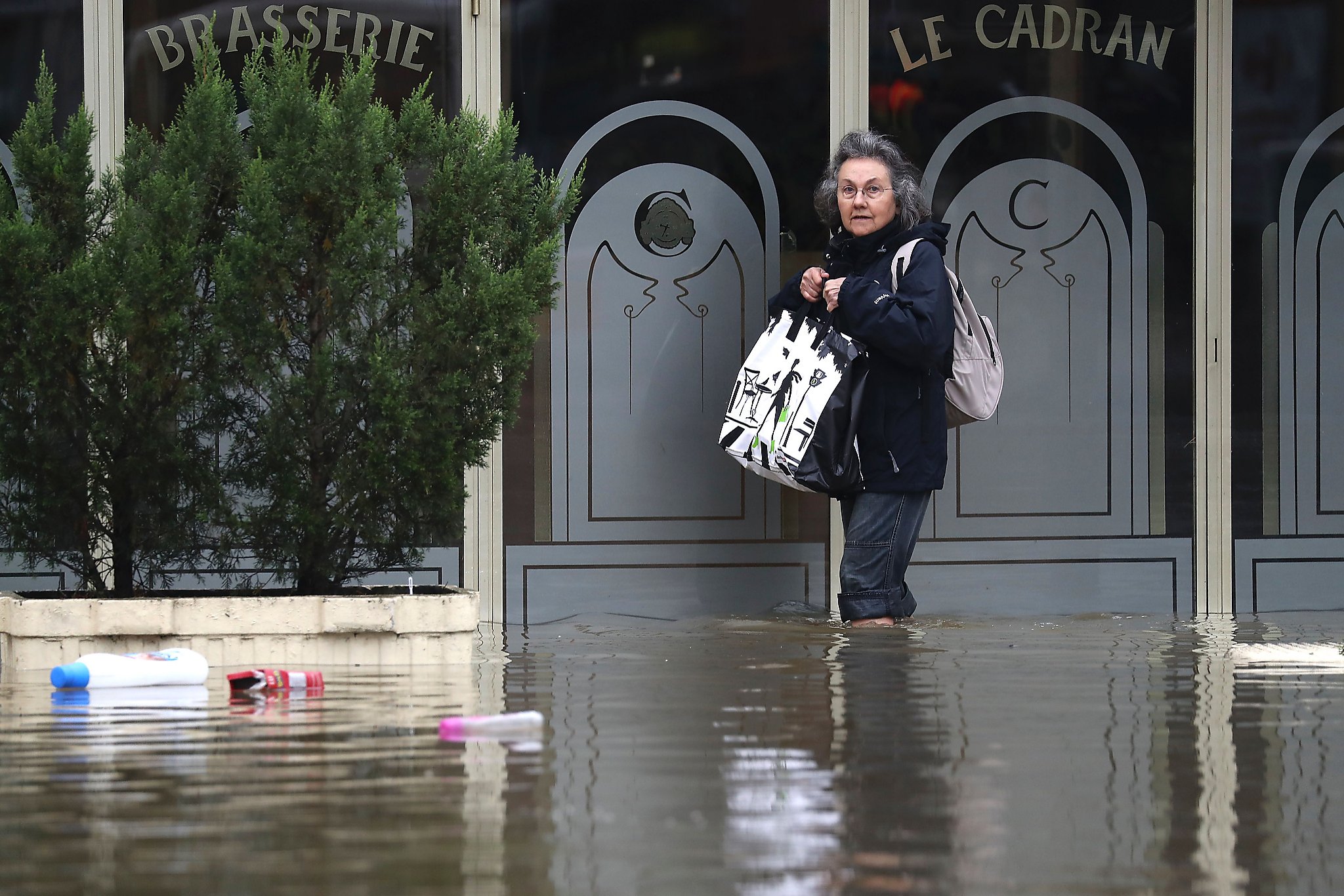 Louvre, Orsay museums close as Seine overflows in Paris