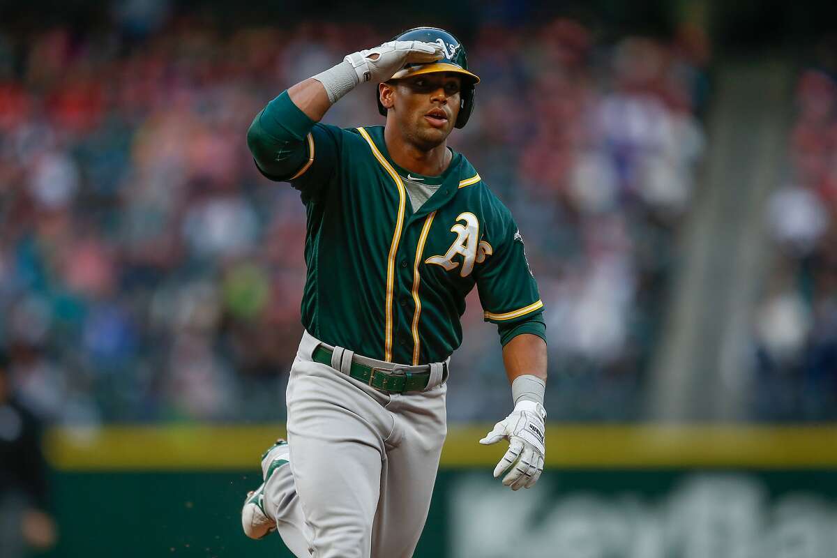 Oakland A's acquire Khris Davis from Brewers for Jacob Nottingham
